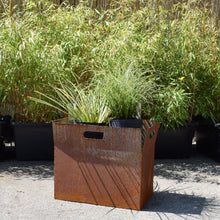 Lade das Bild in den Galerie-Viewer, Blumenkartons Kübel