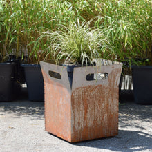 Lade das Bild in den Galerie-Viewer, Blumenkartons Kübel