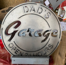 Lade das Bild in den Galerie-Viewer, Wandbild Metallschild Dad´s Garage