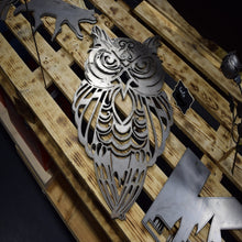 Lade das Bild in den Galerie-Viewer, Eule