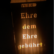 Lade das Bild in den Galerie-Viewer, Biker Motorrad Feuertonne aus 3mm Starken Stahl Steckbar für coole heiße Abende ehre dem Ehre gebührt und Totenkopf