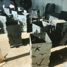 Lade das Bild in den Galerie-Viewer, Feuertonne Familie zum selbst gestalten Personalisiert