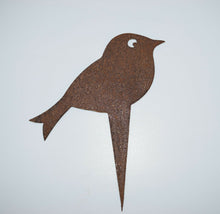 Lade das Bild in den Galerie-Viewer, Beetstecker aus Metall Vogel mit Erdspieß