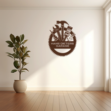 Lade das Bild in den Galerie-Viewer, Metallmonogramm Handwerker, personalisiert mit einem Namen, vereint Eleganz und Individualität in einem einzigartigen Design.