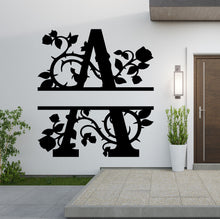 Lade das Bild in den Galerie-Viewer, Metallmonogramm A mit Rosen, personalisiert mit einem Namen, vereint Eleganz und Individualität in einem einzigartigen Design.