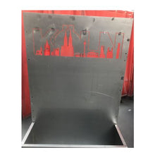 Lade das Bild in den Galerie-Viewer, Pflanzkübel + Sichtschutzwand "Köln Skyline"