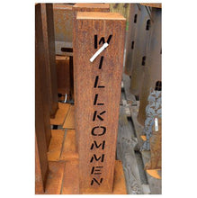 Lade das Bild in den Galerie-Viewer, Stele aus Corten "Willkommen"