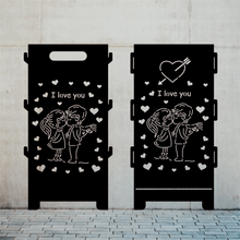 Lade das Bild in den Galerie-Viewer, Robuste Feuertonnen aus Stahl mit einem kunstvollen I Love you Design, ideal für den Außenbereich.