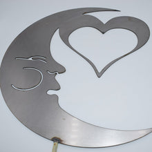 Lade das Bild in den Galerie-Viewer, Beetstecker aus Metall Mond mit Herz
