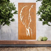 Lade das Bild in den Galerie-Viewer, Große Metallwandkunst mit Ausgeschnittener Silhouette von halber Elefant, gestaltet als Sichtschutzwand im Rost Look oder farblich.
