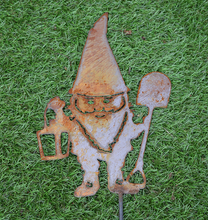 Lade das Bild in den Galerie-Viewer, Beetstecker aus Metall Zwerg Schaufel