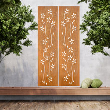 Lade das Bild in den Galerie-Viewer, Große Metallwandkunst mit Ausgeschnittener Silhouette von Blumen oder Rosen, gestaltet als Sichtschutzwand im Rost Look oder farblich.
