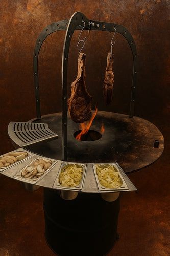 Plancha grill mit fleisch und halterungen für lebensmittel