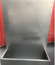 Lade das Bild in den Galerie-Viewer, aus metall ein blumenkuebel mit sichtschutzwand
